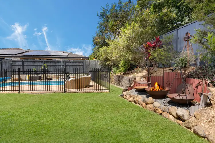 31 Spinnaker Circuit, Redland Bay QLD 4165