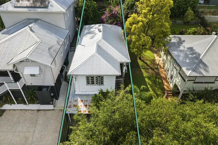 273 Bennetts Road, Norman Park QLD 4170