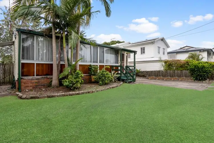 41 LONG STREET, Clontarf QLD 4019