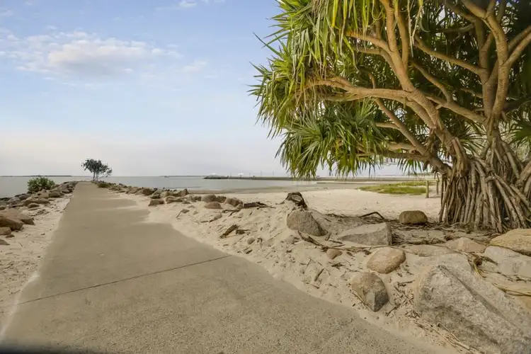 Second view of Homely house listing, 117 Wynnum Esplanade, Wynnum QLD 4178