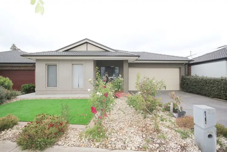 25 Champion Parade, Craigieburn VIC 3064