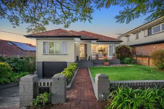 4 Suvla Street, Balmoral QLD 4171