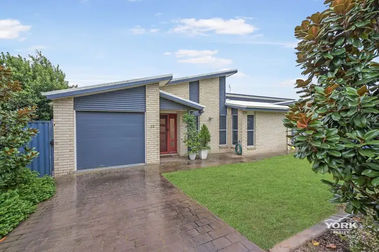 1/33 Bouganvillea Drive, Middle Ridge QLD 4350