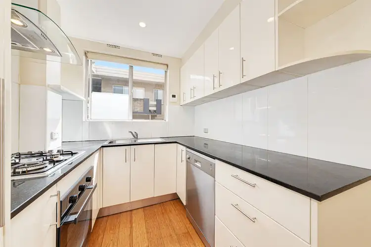 14/96 Burns Bay Road
