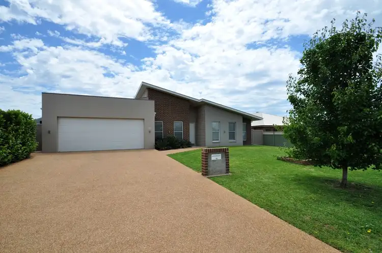 16 Ritz Place, Dubbo NSW 2830