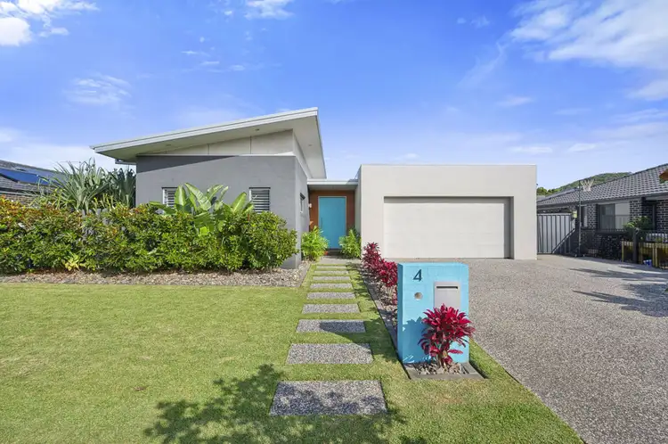 4 Broadwater Street, Sandy Beach NSW 2456