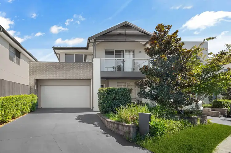 28 Hennessy Ave, Moorebank NSW 2170
