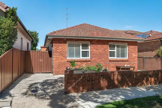 67 Riverside Crescent