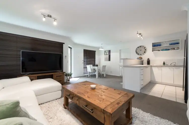 11 137 Olsen Avenue, Labrador QLD 4215