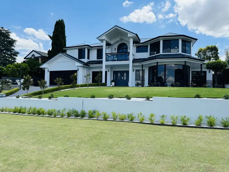 36A DALKEITH AVENUE, Lake Albert NSW 2650