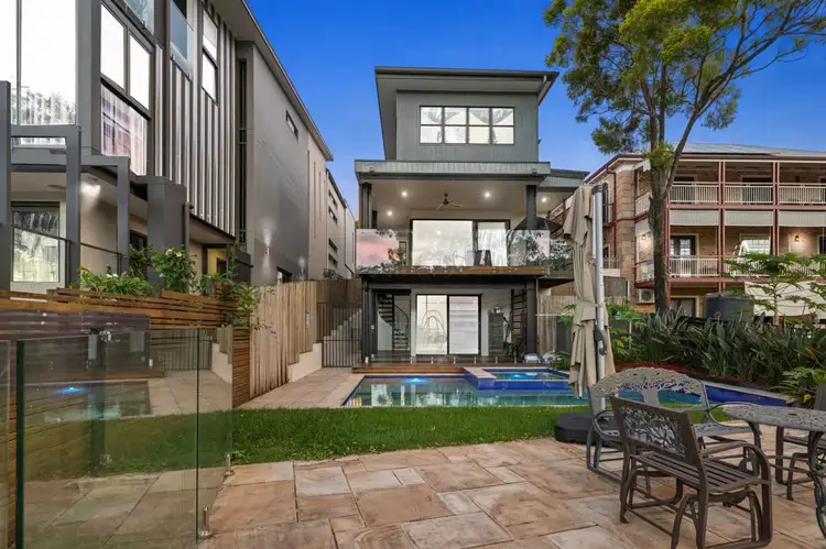27 MORLEY STREET, Chelmer QLD 4068