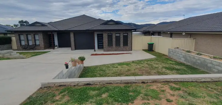 2/10 Penlee Road, Tamworth NSW 2340