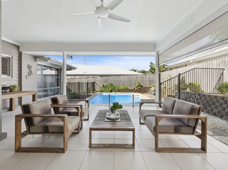 6 Fisher Road, Sapphire Beach NSW 2450