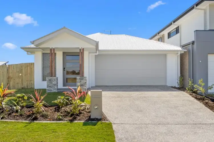 37 Point Avenue, Victoria Point QLD 4165