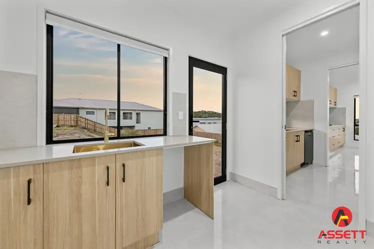 Fifth view of Homely house listing, 31 Bemina Crescent, Spring Mountain QLD 4300