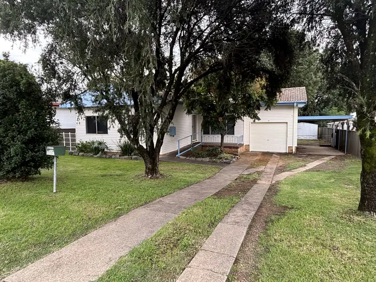 15 Oak Street, Tamworth NSW 2340