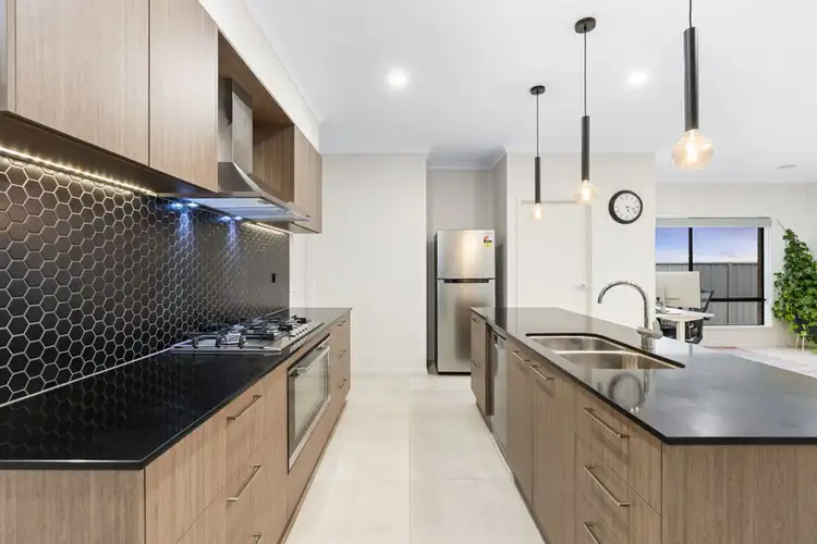 Sixth view of Homely house listing, 19 BENNELONG CRESCENT, Lloyd NSW 2650