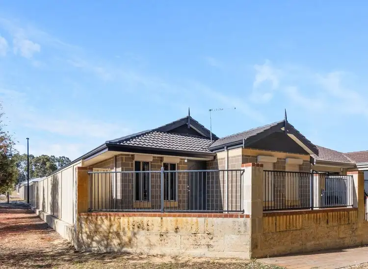 18 Dobson Lane, Eden Hill WA 6054