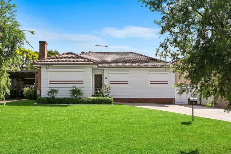 25 Cartwright Av, Merrylands NSW 2160