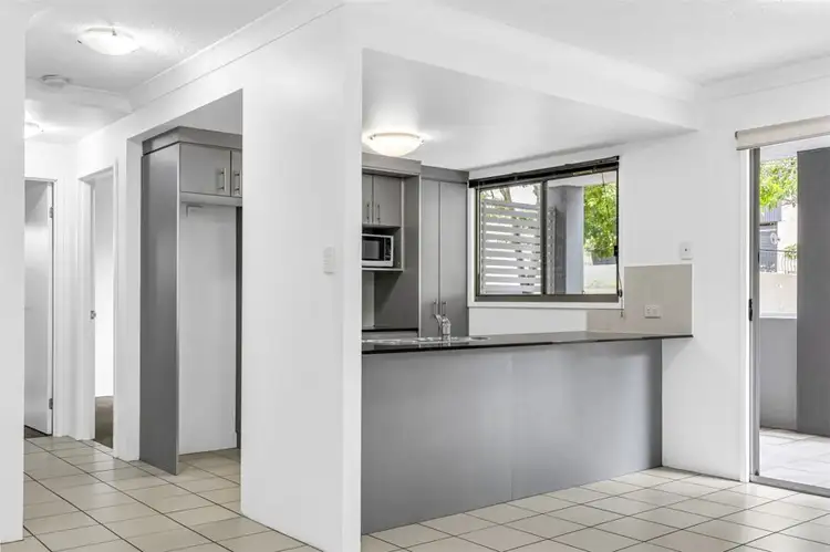 Fifth view of Homely unit listing, 8/321 Vulture Street, South Brisbane QLD 4101