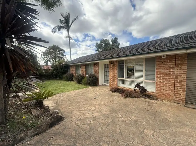 15 Archibald Crescent, Rosemeadow NSW 2560