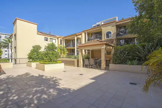 16-26 Waverley Street, Southport QLD 4215