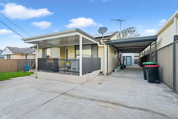 18 Catherine Ave, Lurnea NSW 2170