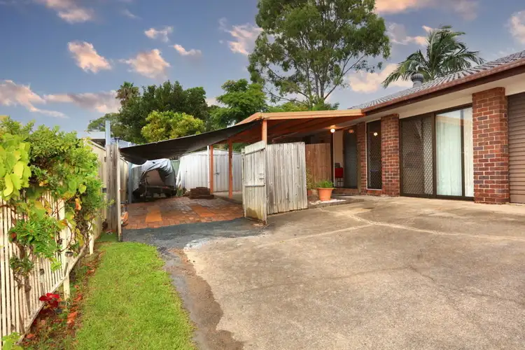 2/191 Olsen Avenue, Labrador QLD 4215