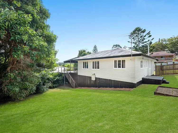 115 Nursery Road, Holland Park West QLD 4121