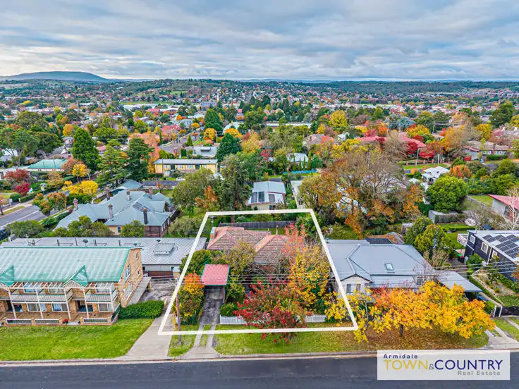 129 Mossman Street, Armidale NSW 2350