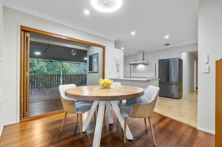 734 Moggill Rd, Chapel Hill QLD 4069