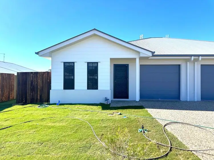 2/3 Royal Dane Crescent, Meringandan West QLD 4352