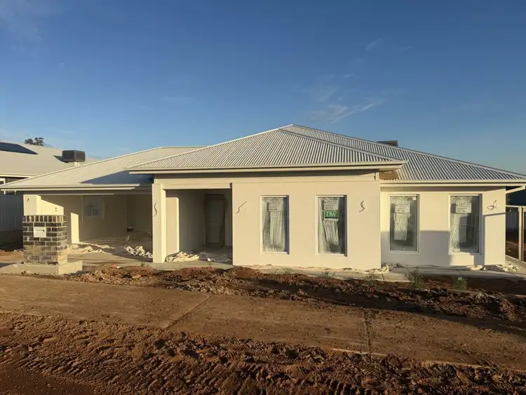 84 JUMBUCK DRIVE, Gobbagombalin NSW 2650