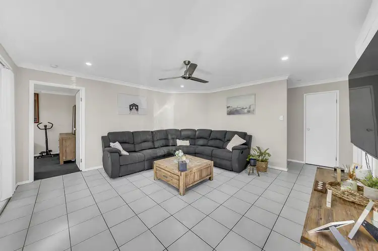 Fifth view of Homely house listing, 2 Diosma Close, Yamanto QLD 4305