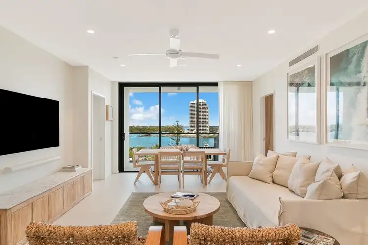 602/144 Marine Parade