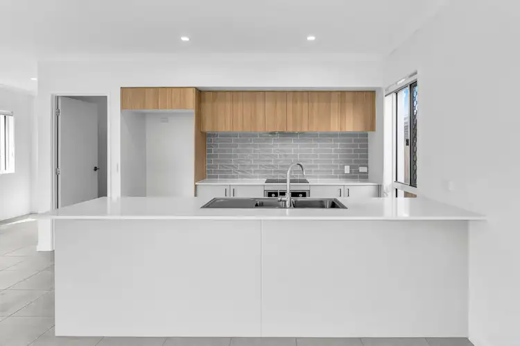 12 Alpine Street, Redland Bay QLD 4165