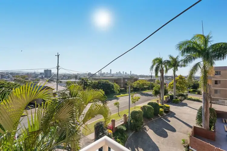 Main view of Homely unit listing, 5/45 Kirkland Ave, Coorparoo QLD 4151