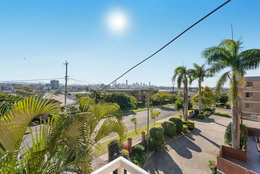 Main view of Homely unit listing, 5/45 Kirkland Ave, Coorparoo QLD 4151