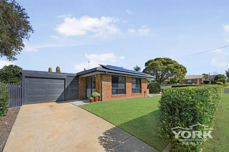 2 Herzer Court, Kearneys Spring QLD 4350