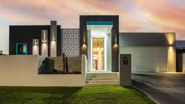 19 Joseph Court, Glenella QLD 4740