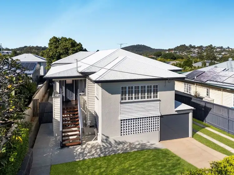 59 Holland Rd, Holland Park QLD 4121