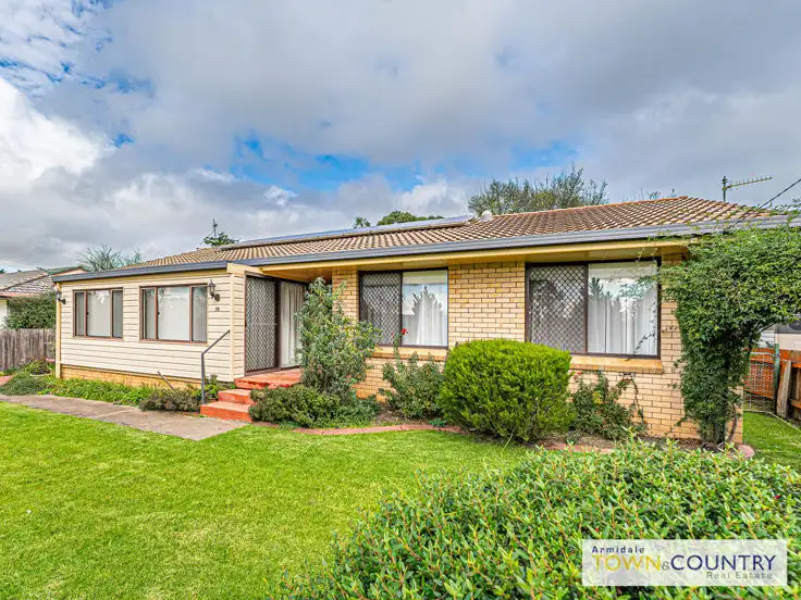 36 Grafton Road, Armidale NSW 2350