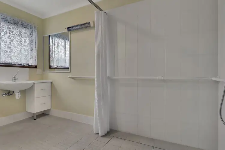 Fifth view of Homely unit listing, 1/305-307 Wood Street, Deniliquin NSW 2710