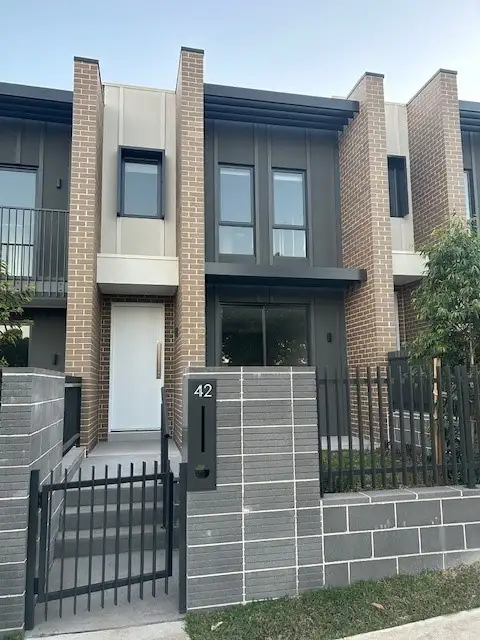 42 Willowdale Dr, Leppington NSW 2179