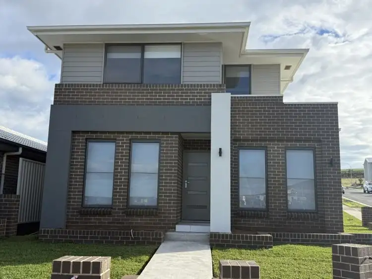 81 Doriemus Avenue, Menangle Park NSW 2563