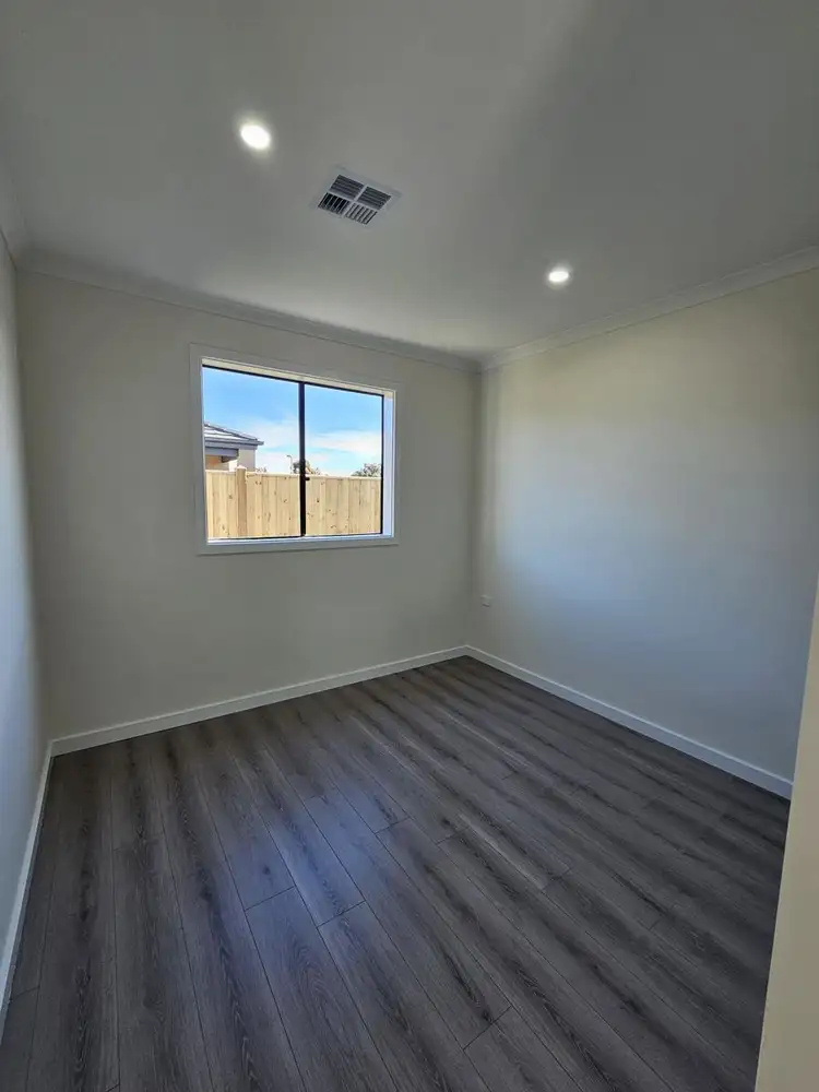 Fifth view of Homely house listing, 4 Mimosa Drive, Beveridge VIC 3753