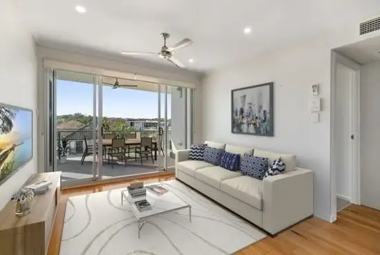 2 Laurence St, St Lucia QLD 4067