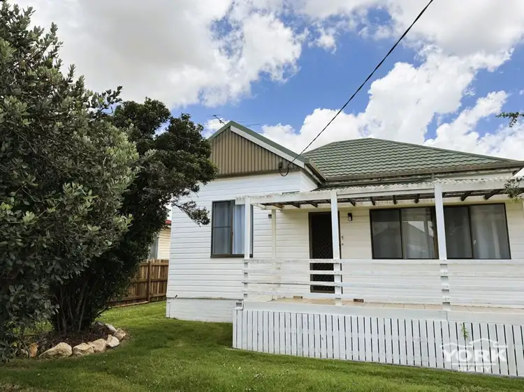 5 Northland Street, Newtown QLD 4350