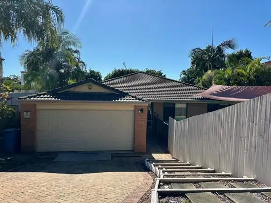 17 Gumleaf Drive, Molendinar QLD 4214