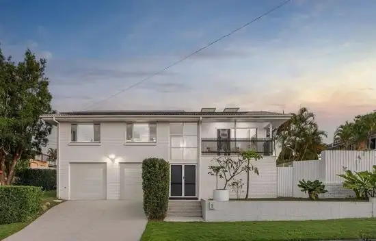 2 Danina street Mansfield, Mansfield QLD 4122